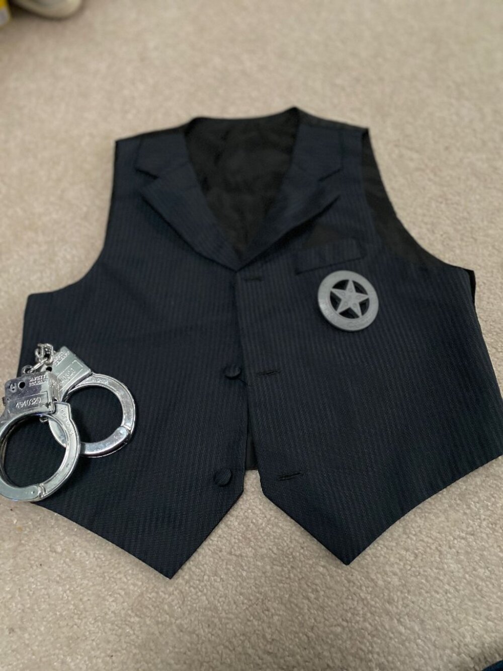 Sheriff's Costume Size 4/5T